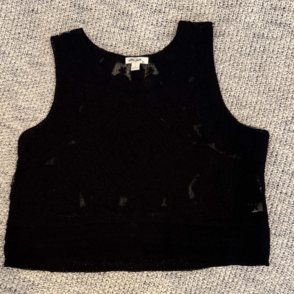 Chic Black Sleeveless Fitted w/mesh detailing Ultra Pink Black Textured Crop Top